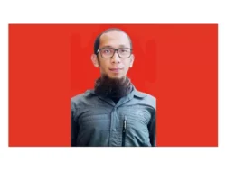 Fotografer Senior dan Anaknya Meninggal di Tempat saat Menuju Pesantren