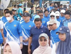 Bupati Dony Melepas Fun Walk Peringati HUT Korpri ke-54
