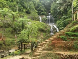 Curug Gorobog Lokasi Liburan yang Menyimpan Keasrian di Sumedang