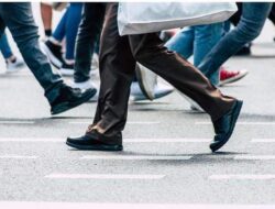 Nah Loh! Dedi Mulyadi Wajibkan Pelajar Jalan Kaki, Trotoar 1 Km Menuju Sekolah Juga Dipermulus