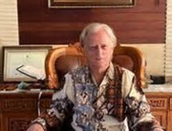Charles Holland Taylor, Penasihat Khusus Yahya Cholil Staquf yang Mandatnya Dicabut PBNU
