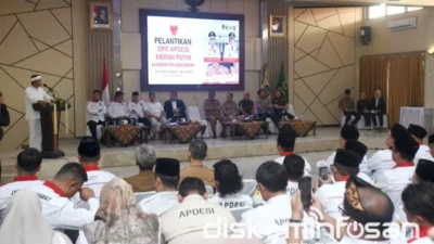 Gubernur Jawa Barat Dedi Mulyadi Hadiri Pelantikan Apdesi Merah Putih Kabupaten Sukabumi