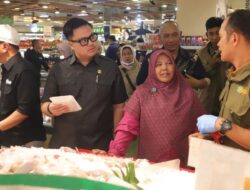 Siti Marfuah dan Bagja Jaya Wibawa Tinjau Stok dan Harga Kebutuhan Pokok Jelang Libur Nataru