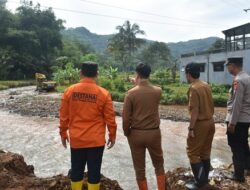 Sungai Cileuleuy Dikeruk Cegah Sawah Warga Tergerus Banjir