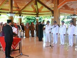 Kades PAW yang Dilantik Diberi 3 Senjata oleh Bupati Sumedang