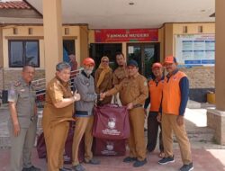Dinsos Kab Bekasi dan Jabar Salurkan Bantuan untuk Warga Terdampak Banjir Rob Muaragembong