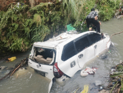 Hujan Deras di Kabupaten Bandung, 2 Mobil Hanyut dan Sejumlah Rumah Roboh  
