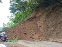 Longsor, Akses Jalan Nasional Sukabumi di Simpenan Terputus 