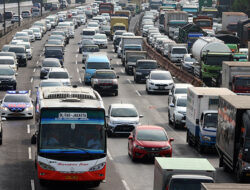 Tol Jakarta-Cikampek Ramai Lancar,  Puncak Libur Nataru Selasa 24 Desember 