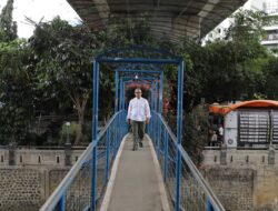 Pintu Air Hingga Bangunan di Atas Aliran Sungai Kelurahan Cikawao Sege