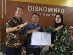 Sertijab Diskominfo Kuningan, Momentum Silaturahmi Penuh Haru dan Penguatan Kinerja Layanan Informasi Publik