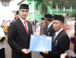 27 ASN Kemenag Kabupaten Sumedang Terima Satya Lencana Karya Satya