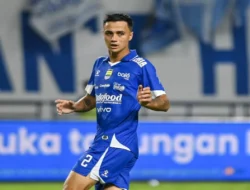 Jamu PSBS Biak, Eliano Reijnders Absen Bela Persib