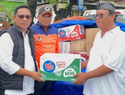 Intensitas Hujan Tinggi, Plt Bupati Bekasi Tinjau Lokasi Banjir dan Salurkan Bantuan untuk Warga
