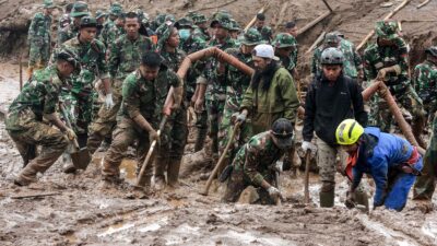 TNI AL: Sudah 10 Jenazah Marinir Korban Longsor Cisarua Ditemukan