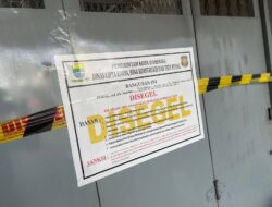 Satpol PP Kota Bandung Tertibkan Bangunan Ilegal di Jalan Pandanwangi Cijawura
