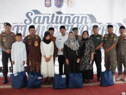 Tingkatkan Kepedulian, Satpol PP Depok Berbagi dengan Puluhan Yatim dan Fuqoro