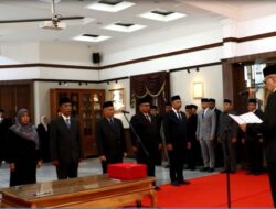 Wali Kota Melantik Lima Pejabat Eselon II dan Direktur Perumda AM Tirta Bumi Wibawa