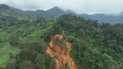 Pemkab Sumedang Lakukan Mitigasi Longsor Cisoka