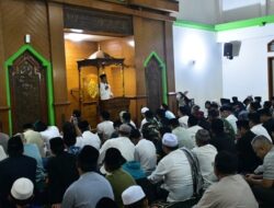 Safari Ramadan di Masjid Merci, Bupati Ajak Warga Perkuat Ibadah dan Kolaborasi Bangun Daerah