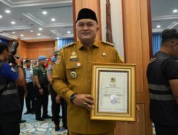 Bupati Bogor Rudy Susmanto Terima Penghargaan Brevet Kehormatan Paspampres “Setia Waspada” dari Paspampres RI