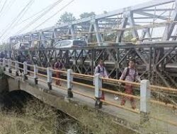 Bupati Bandung Kecewa,  Ancam Ambil Alih Kerusakan Jembatan Sasak Geulis  