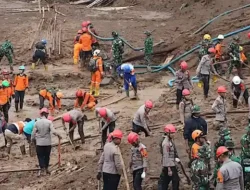 Tinggal Enam Korban Longsor Cisarua yang Belum Ditemukan 