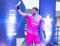 Persib Bandung Resmi Lepas Kiper Adam Przybek 