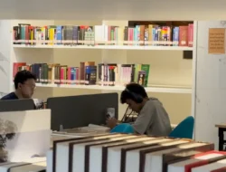 Ngabuburit Sambil Berliterasi di Jusuf Kalla Library, Tren Baru Anak Muda Depok