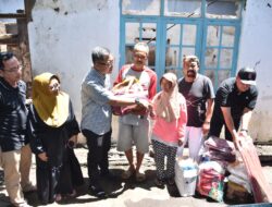 Sekda Kuningan Salurkan Bantuan Korban Kebakaran di Desa Bayuning