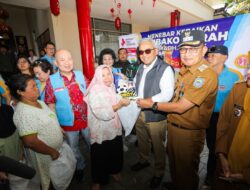 Wali Kota Farhan Penyaluran Bantuan Sembako Dilakukan Bertahap di  Wilayah Kota Bandung