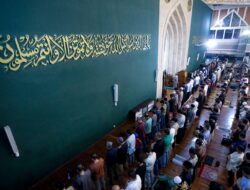 2.124 Titik Siap Gelar Salat Id, Wali Kota Farhan Salat di Plaza Balai Kota
