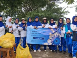Semangat Ramadan, Koordinator Otonom Ling Tien Kung Depok 1 Bagikan Ribuan Takjil