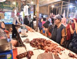 Pastikan Stok Aman, Pasokan lancar dan Jalan Aman, Bupati Dian Tinjau Pakai Motor