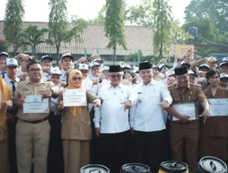 Hari Pertama Sekolah Pascalebaran, Mendikdasmen RI Tinjau SD dan SMP di Depok