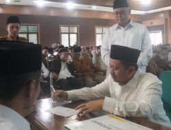 Bupati dan Wakil Bupati Sumedang Bayar Zakat Mal ke BAZNas