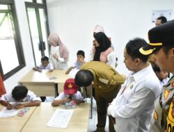 Fikri Diantar Bupati Dony, Bocah Pemulung di Jakarta Kini Bisa Sekolah di Sekolah Rakyat Sumedang