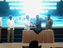 Bupati Sumedang Dony Ahmad Munir Serahkan LKPD Unaudited Tahun 2025 ke BPK RI