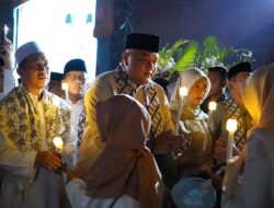 Rudy Susmanto Bersama Masyarakat Rayakan Malam Takbiran dengan Pawai Obor