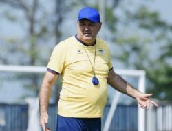 Bojan Hodak Santai Respons soal Bonus Rp1 Miliar untuk Persib