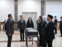 Sah! Kanwil Kemenkum Jabar Lantik Notaris dan WNI Baru, Ini Peringatan Kakanwil Asep Sutandar