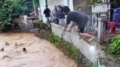 6 Warga Hanyut di Sungai Cibanjaran Kab Bandung, Satu Tewas