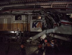 Kecelakaan Maut Kereta di Bekasi, KAI= 3 Korban Masih Terperangkap  