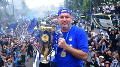 Bojan Hodak Dekati Rekor Pelatih Legendaris Persib Bandung