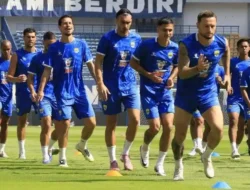 Bojan Hodak Tak Terpengaruh Pesaing, Persib Fokus Hadapi Bhayangkara FC Malam Ini