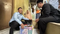 Tinjau Rumah Nenek Mardiyah, Wali Kota Depok Beri Bantuan Sembako