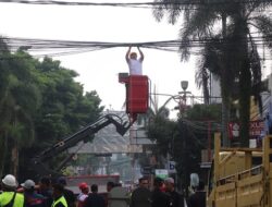 Sumedang Mulai Tata dan Rapihkan Kabel Telekomunikasi yang Semrawut