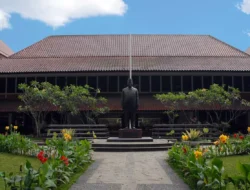 Kasus Dugaan Kekerasan Verbal, UI Nonaktifkan Sementara 16 Mahasiswa Fakultas Hukum