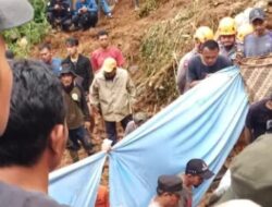 Tim Gabungan Evakuasi Jasad Korban Longsor Sumedang Ditemukan