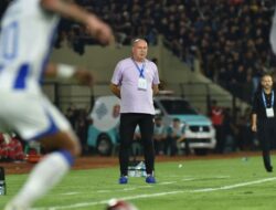 Persib Gagal Terkam Dewa United, Bojan Hodak Bongkar Penyebabnya  